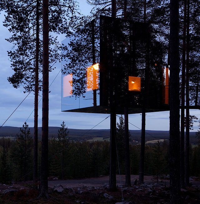 Mirrorcube Tree House Hotel In Sweden 
